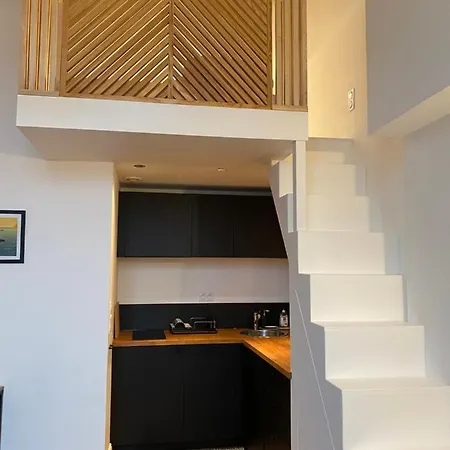 T2 Centre Apartment *